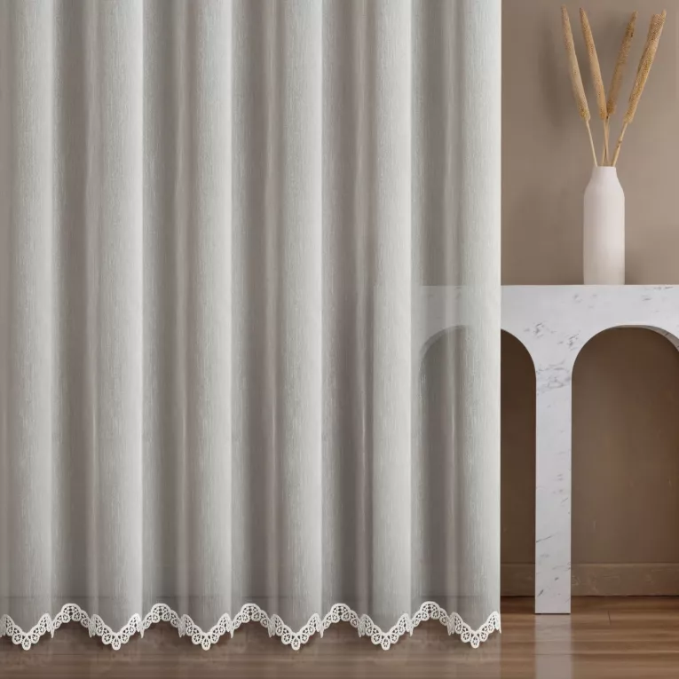 Firana szyta na flexach naturalna z matowej tkaniny tkaniny typu ADEN z ozdobną aplikacją