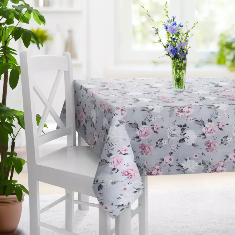 Obrus szyty szary tkanina z bawełną drukowana w kwiatowy wzór