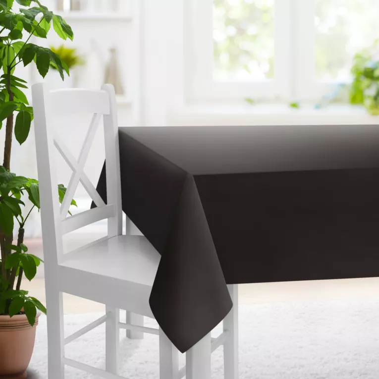 Obrus szyty ciemnobrązowy z jednokolorowej gładkiej tkaniny