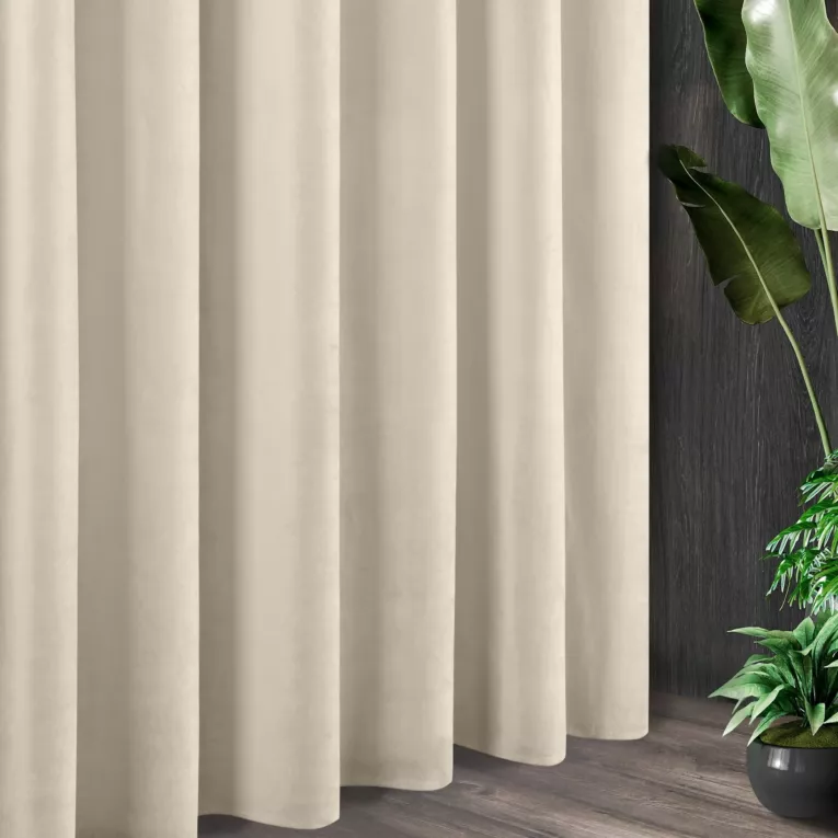 Tkanina zasłonowa, miękki i delikatny welwet z delikatnym połyskiem