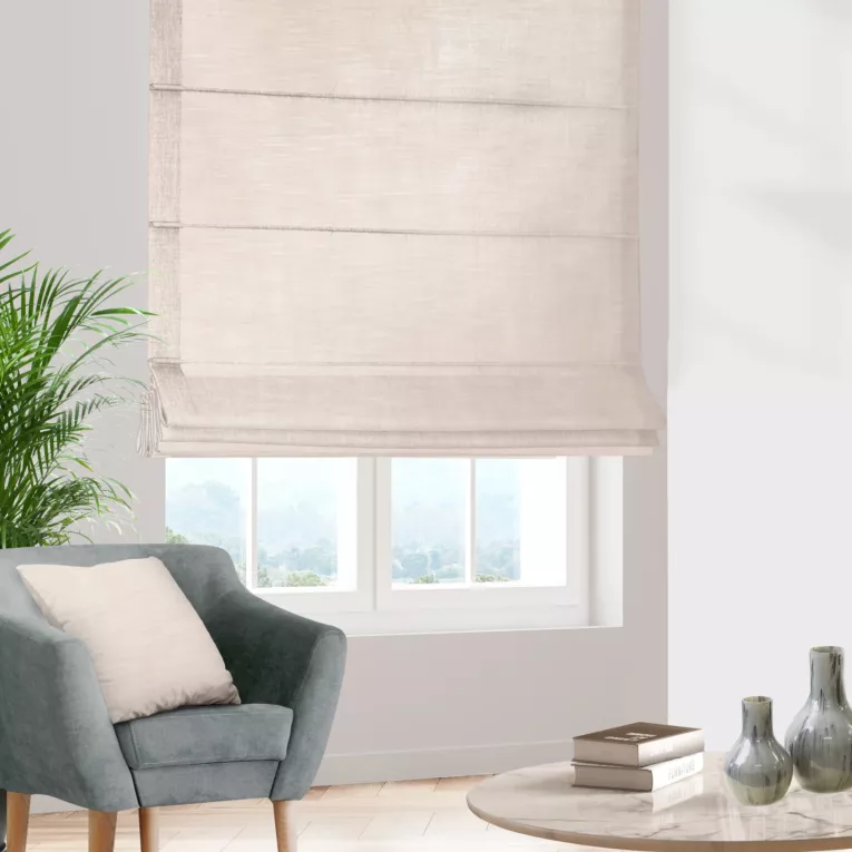 Roleta rzymska SAFARI 1 perłowa z miękkiej welwetowej tkaniny z połyskiem i poziomym prążkiem