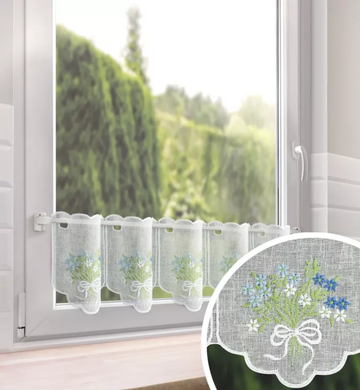Tkanina firanowa zazdrostka z etaminy zdobiona haftem lawendy