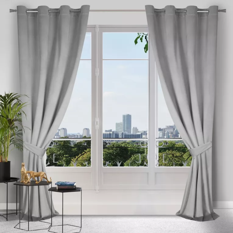 Zasłona srebrna z matowego welwetu z upinaczem 140x270 cm przelotka - CARMEN