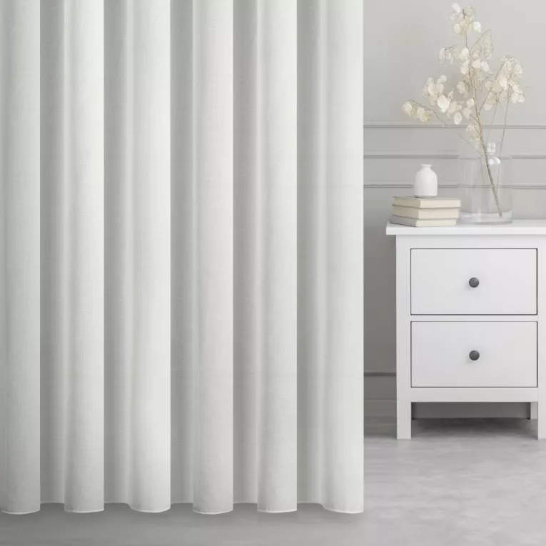 Firana szyta na taśmie 5 cm SILVINA kremowa z etaminy o gęstym splocie z lekkim połyskiem