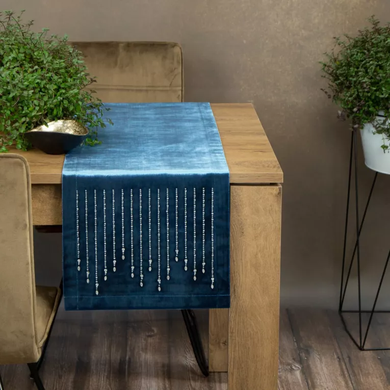 Bieżnik na stół niebieski 35x180 cm welwetowy ROYAL 3 z cyrkoniami