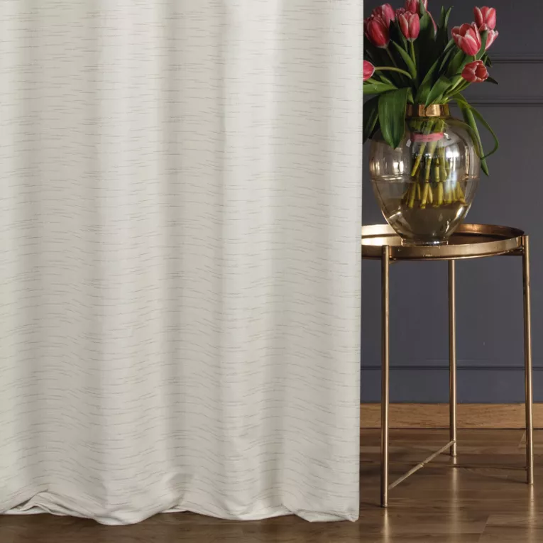 Zasłona szyta na taśmie 5 cm CROWN2 kremowo złocista z eleganckiej tkaniny z efektem poziomego tkania połyskliwą nicią