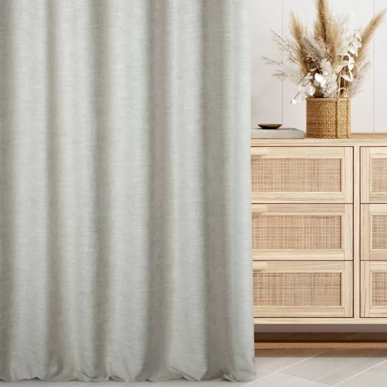 Zasłona szyta na flexach beżowa z miękkiej tkaniny szenilowej o wyraźnym splocie z efektem melanżu
