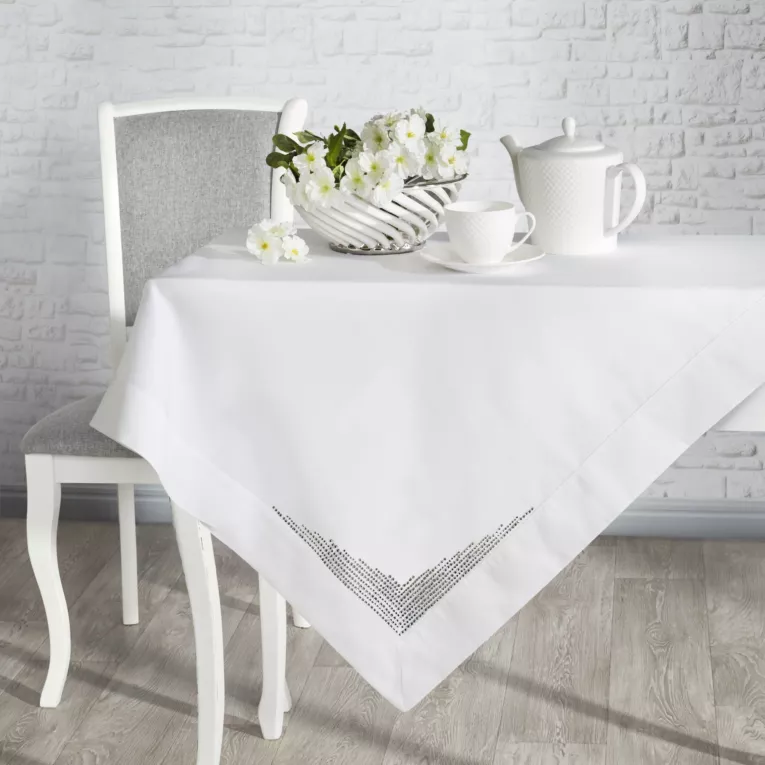 Ekskluzywny bieżnik KLARA zdobiony aplikacją z cyrkoniami