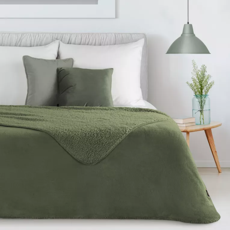 Koc 150x200 oliwkowy z miękkiego polaru ze strukturą baranka TEDY Eurofirany Premium