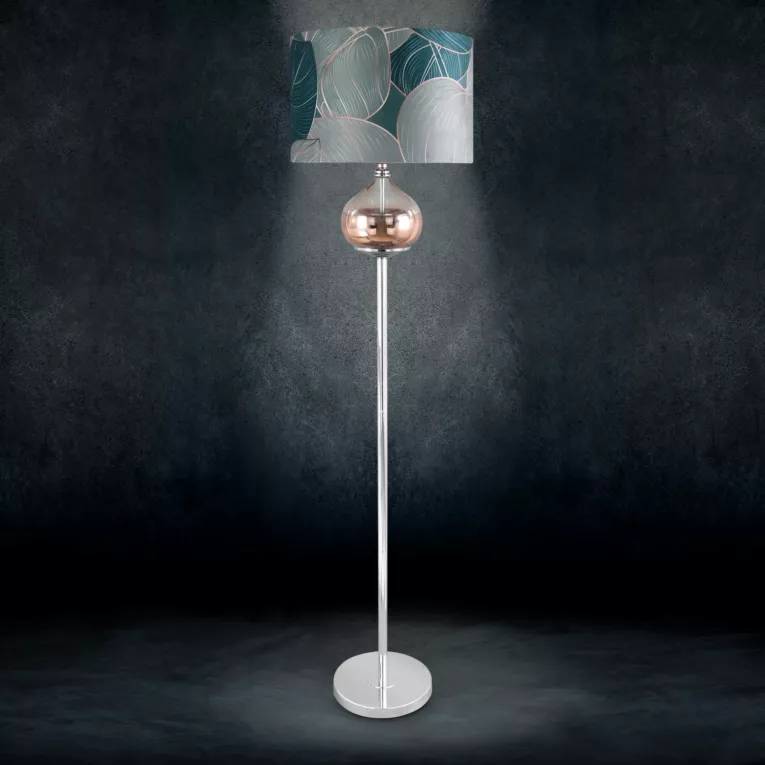 Lampa stojąca do salonu szałwiowo, miedziana SALVIA na metalowej podstawie z szklaną kula z efektem ombre z welwetowym abażurem LIMITED COLLECTION