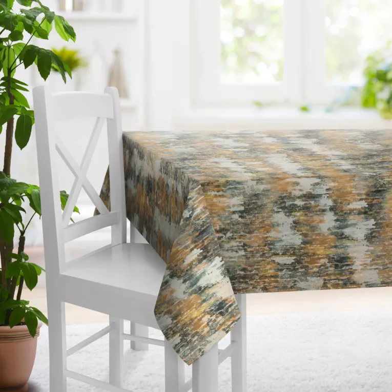 Obrus szyty musztardowo srebrny z welwetowej tkaniny z błyszczącym nadrukiem