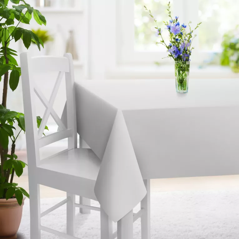 Obrus szyty srebrny z tkaniny welwetowej zaciemniającej w 100%