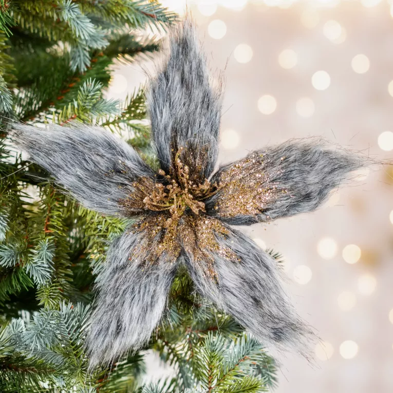 Świąteczny kwiat choinkowy z płatkami z miękkiego futerka