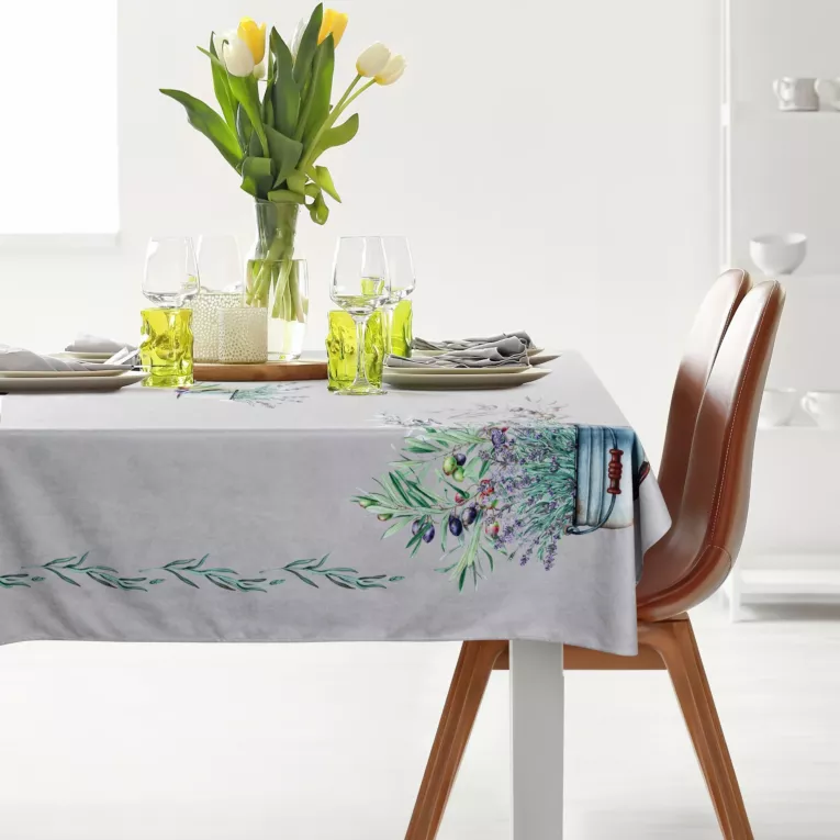 Obrus jasnoszaro, fioletowy 140x220 cm SUMMER 1 z nadrukowanym motywem bukietu lawend