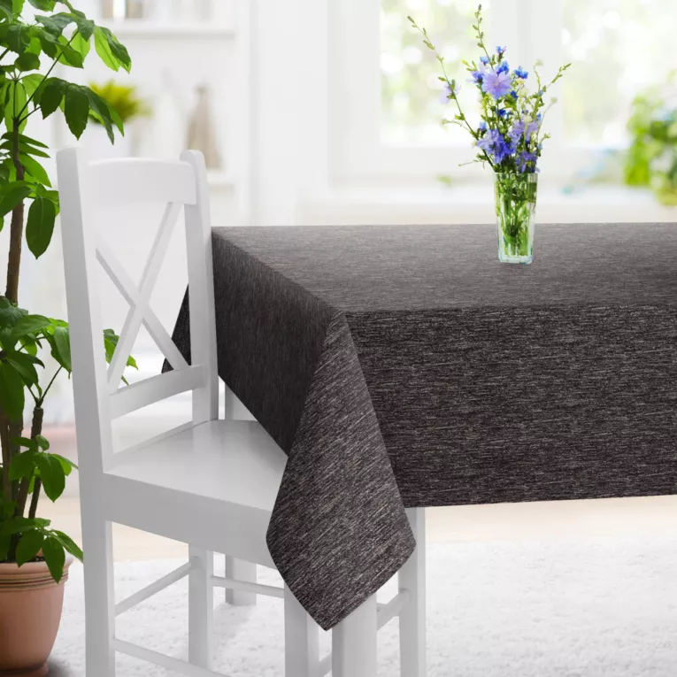 Obrus szyty czarno beżowy z miękkiej tkaniny szenilowej z melanżowym wzorem