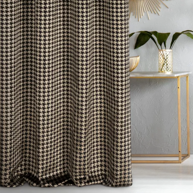 Zasłona szyta na taśmie 5 cm czarno złota z welwetowej tkaniny obiciowej w elegancki wzór, w stylu glamour Italissima Eva Minge