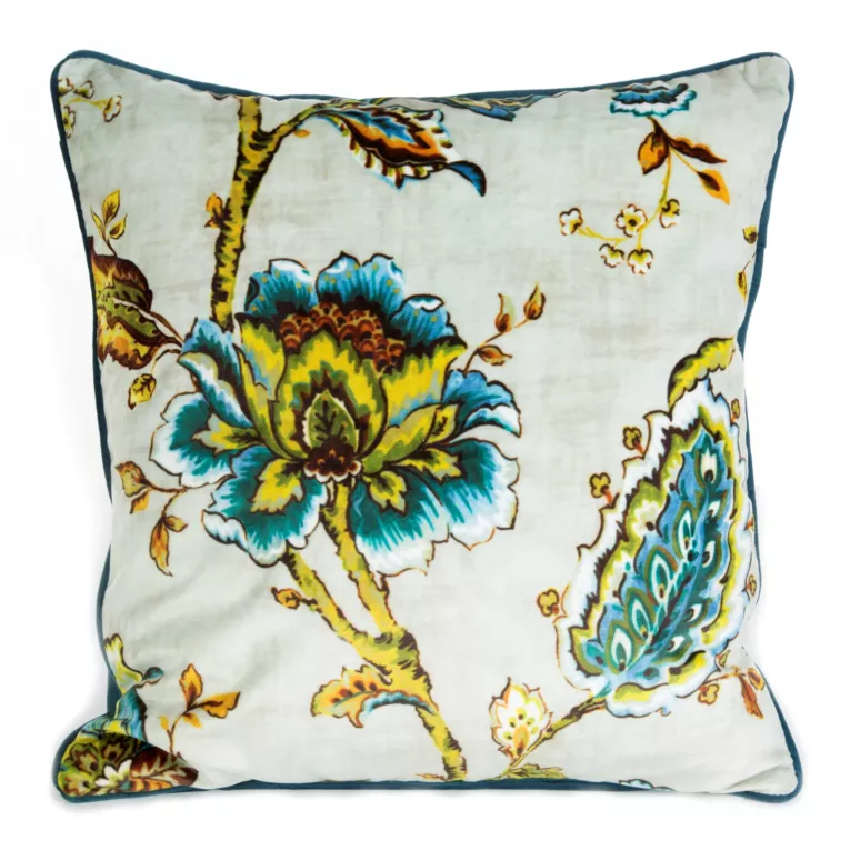 Poszewka na poduszkę 45x45 cm welwetowa, kremowo niebieska z motywem kwiatów inspirowanych stylem folk VELVET 18 Eurofirany Premium