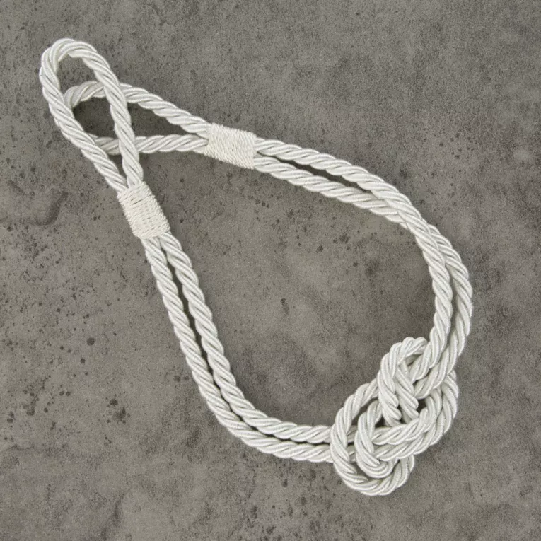 Dekoracyjny sznur do zasłon MOLLY zdobiony węzłem marynarskim