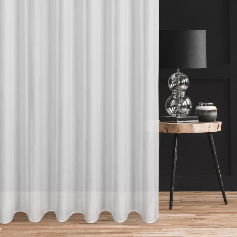 Firana szyta na taśmie 5 cm biała z mlecznobiałej żorżety o perłowym połysku