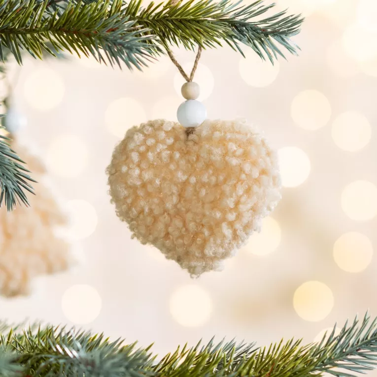 Ozdoba choinkowa SERCE z miękkiej tkaniny typu bukla w stylu boho