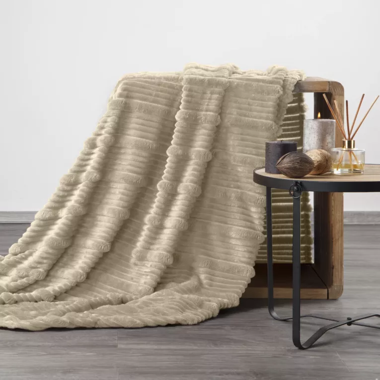 Koc 150x200 cm kremowy, typu flano z wzorem 3D NINA