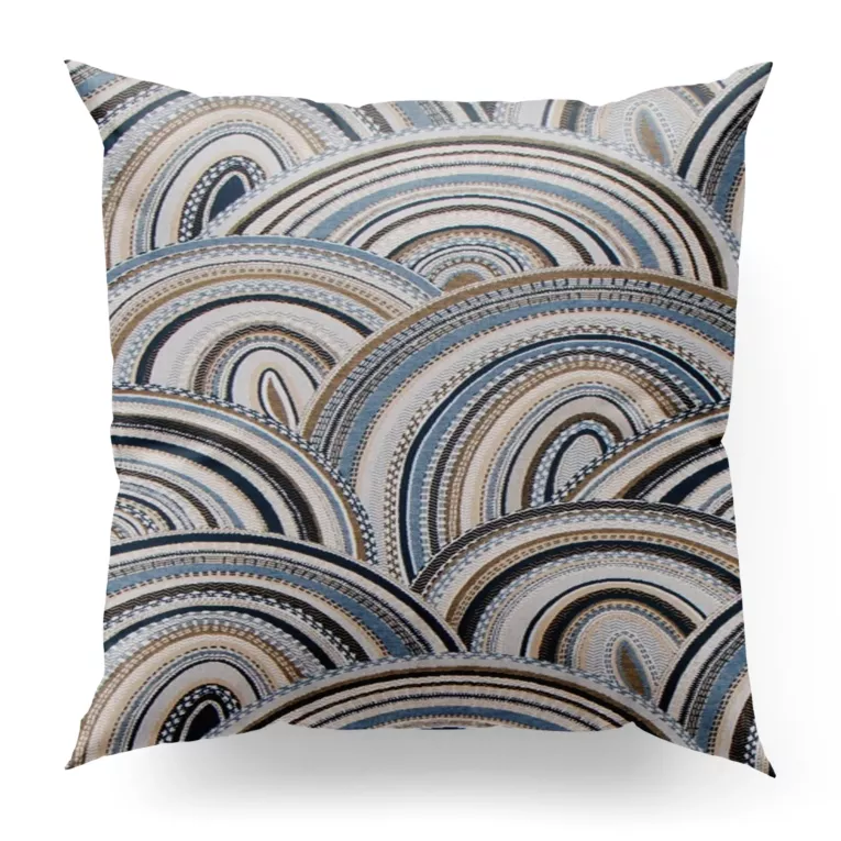 Poszewka szyta niebiesko beżowa z grubej, gobelinowej tkaniny w geometryczny wzór, zawiera 50% bawełny