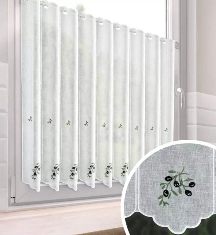 Tkanina firanowa zazdrostka z etaminy zdobiona haftem oliwek