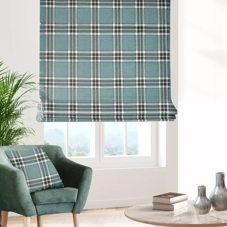 Roleta rzymska miętowo naturalna z grubej, szenilowej tkaniny w elegancką kratę