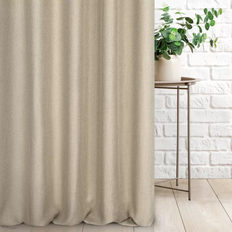Zasłona szyta na taśmie 5 cm beżowa z strukturalnej tkaniny o naturalnym splocie