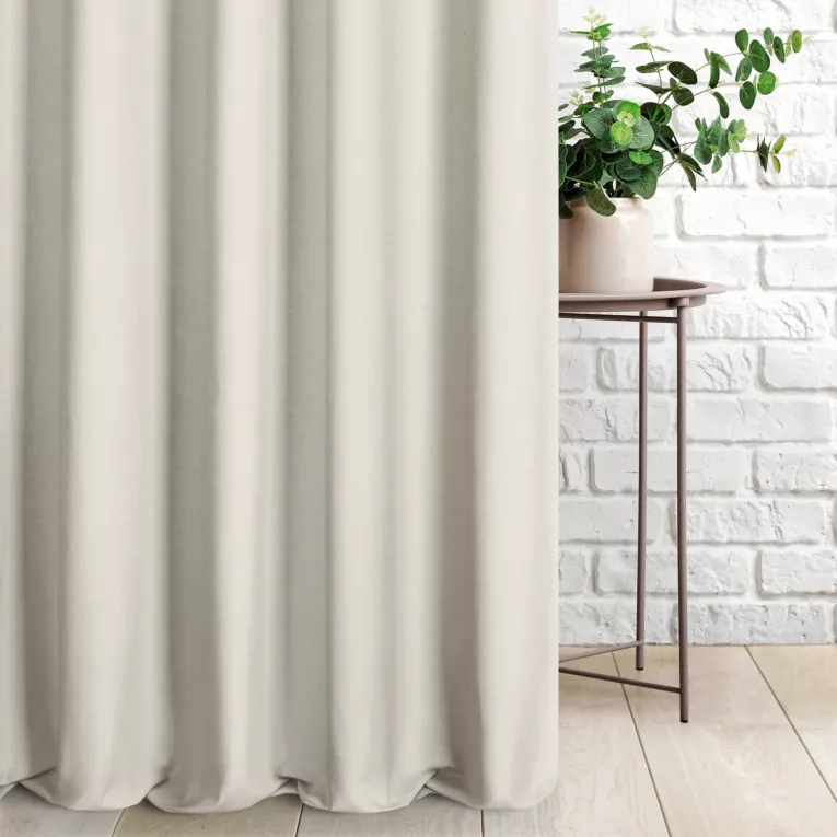 Zasłona szyta na taśmie 5 cm beżowa z gładkiej tkaniny w stylu eko