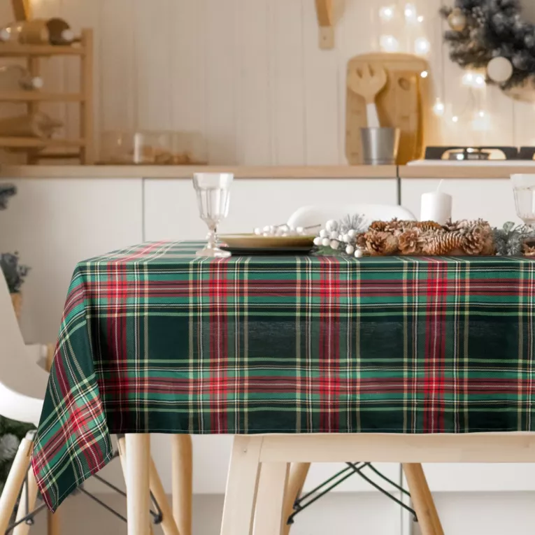 Obrus świąteczny 140x220 cm czerwono, zielony bawełniany zdobiony szkocką kratą AURORA