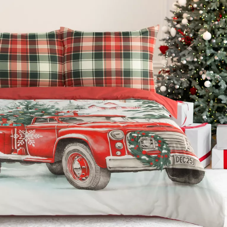 Pościel świąteczna 160x200 cm z bawełny ranforce, kolor czerwono, biały zdobiona uroczym nadrukiem świątecznego auta XMAS