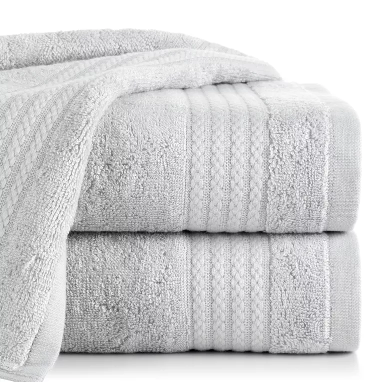 Ręcznik kąpielowy 50x90 cm bawełniany kolor srebrny zdobiony błyszczącą bordiurą 550 g/m2 LARIS