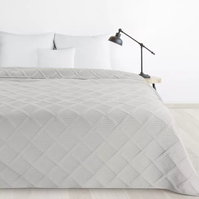 Narzuta srebrna 200x220 cm z geometrycznym wzorem wykonana techniką hot press ALARA 5 Design 91