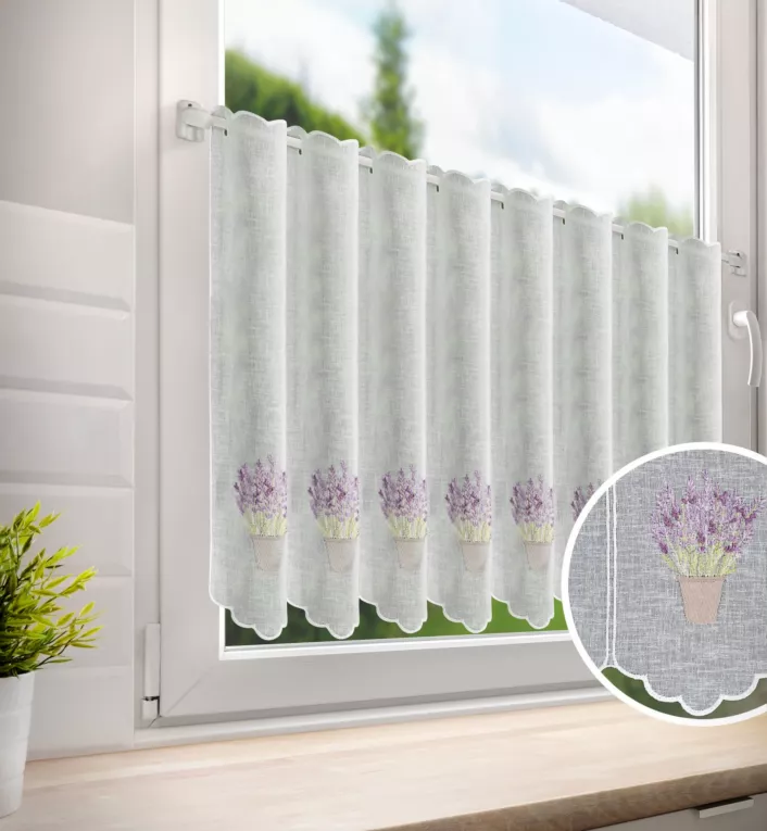 Tkanina firanowa zazdrostka z etaminy zdobiona haftem lawendy