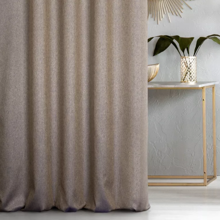 Zasłona szyta na taśmie 5 cm ciemnozłoto granatowa z tkaniny z dodatkiem połyskującej nici, z widocznym ozdobnym splotem