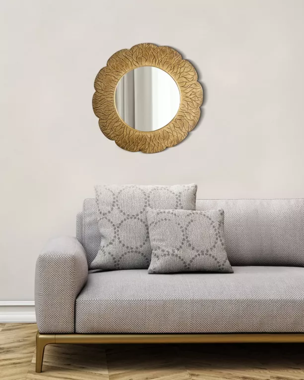 Lustro w ceramicznej złotej ramie z wytłoczeniami