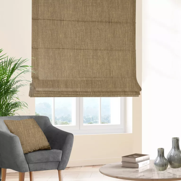 Roleta rzymska beżowa z tkaniny melanżowej przetykanej błyszczącą nicią