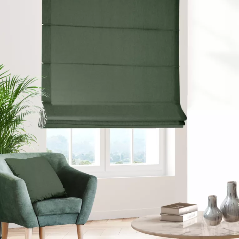 Roleta rzymska ciemnooliwkowa z miękkiej tkaniny o welurowej strukturze