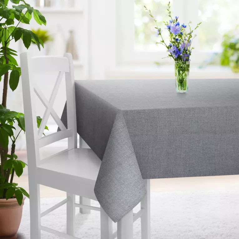 Obrus szyty popielaty z miękkiej tkaniny w stylu eko, z efektem melanżu, przetykana metaliczną nicią