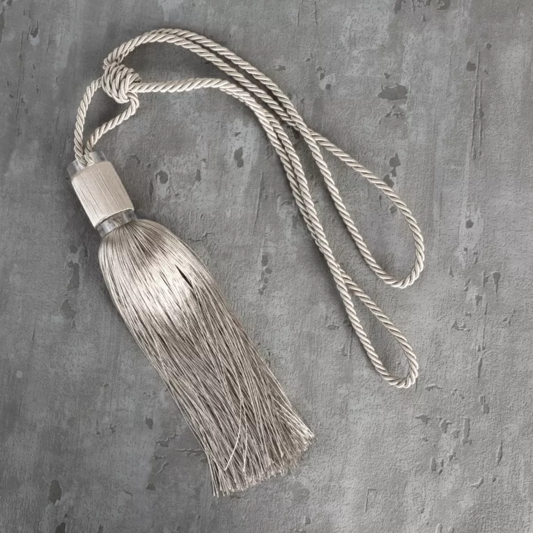 Dekoracyjny sznur do upięć z chwostem z kryształowymi obrączkami