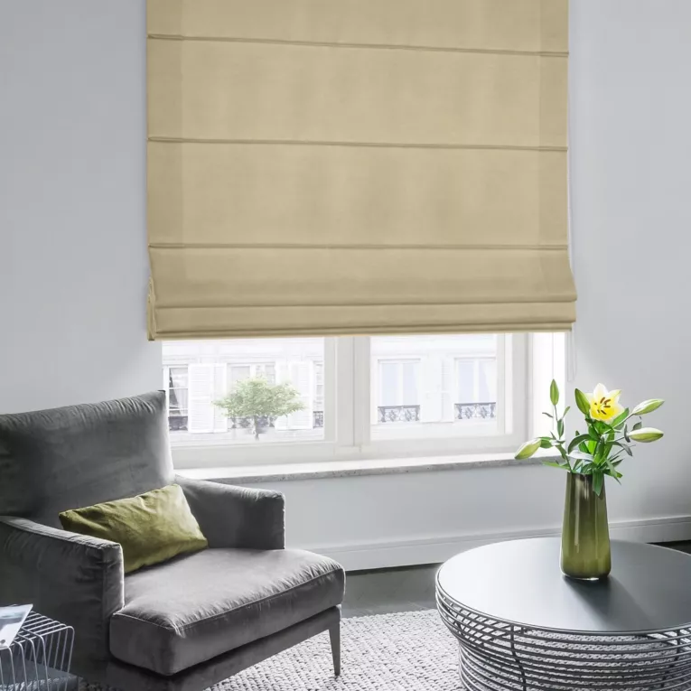 Roleta rzymska DORA - HIT beżowa z miękkiej tkaniny o welurowej strukturze