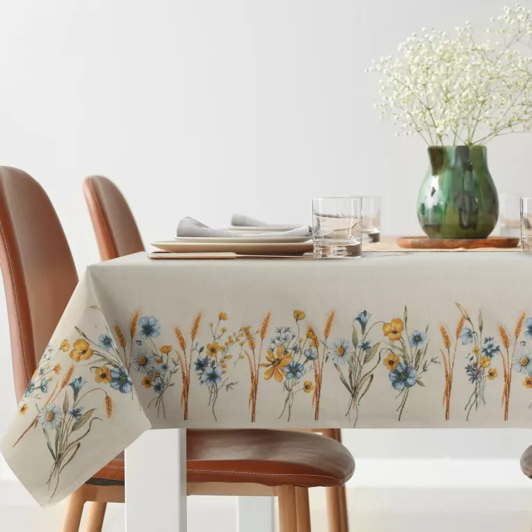 Obrus naturalno, jasnoniebieski 140x180 cm z grubszej tkaniny gobelinowej z nicią szenilową z motywem polnych kwiatów