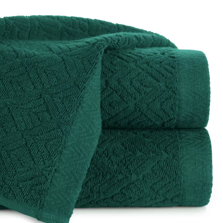 Ręcznik kąpielowy 50x90 cm z bawełny egipskiej kolor zielony z wytłaczanym wzorem SCARLET - kolekcja FOREST SUMMER
