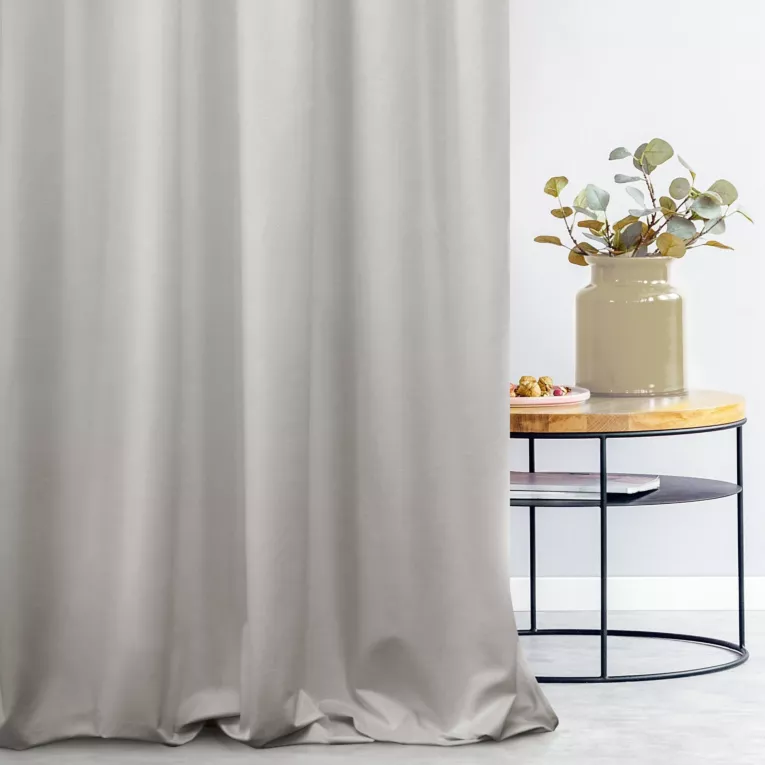 Zasłona szyta na taśmie 5 cm szarobeżowa z miękkiej tkaniny welwetowej