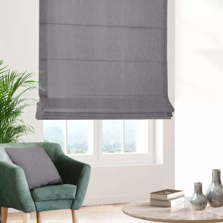 Roleta rzymska SHELBY grafitowa z miękkiej tkaniny o naturalnym splocie i delikatnym połysku