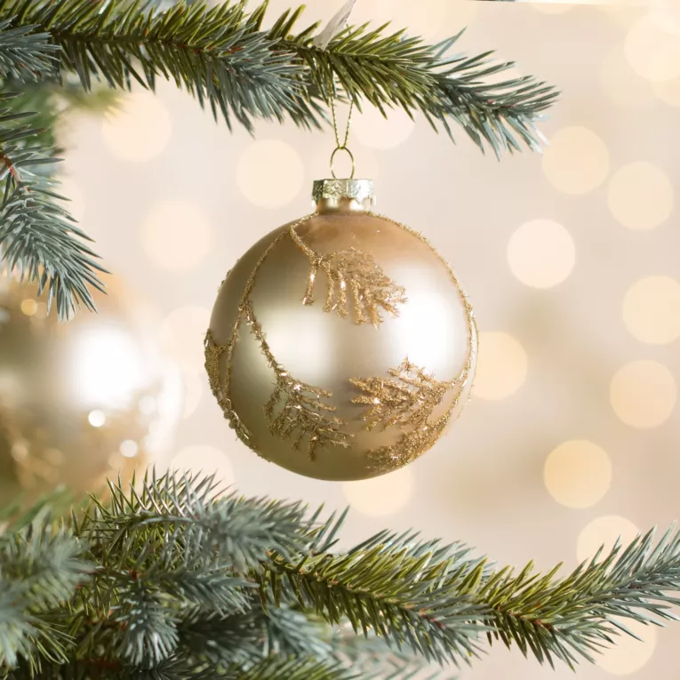 Szklana bombka choinkowa ręcznie zdobiona wzorem gałązek