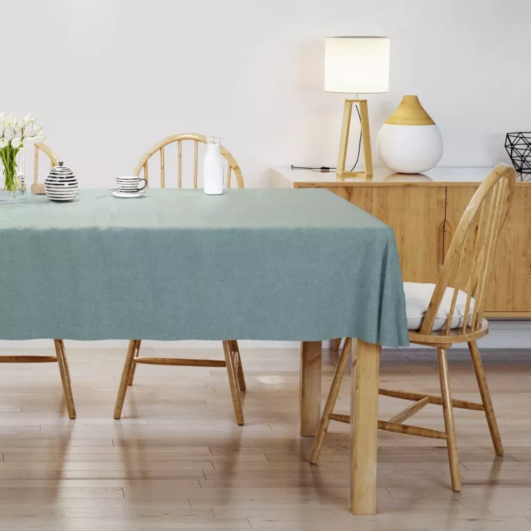 Obrus szyty jasnoturkusowy miękka, szenilowa tkanina o wyraźnym splocie i delikatnym połysku