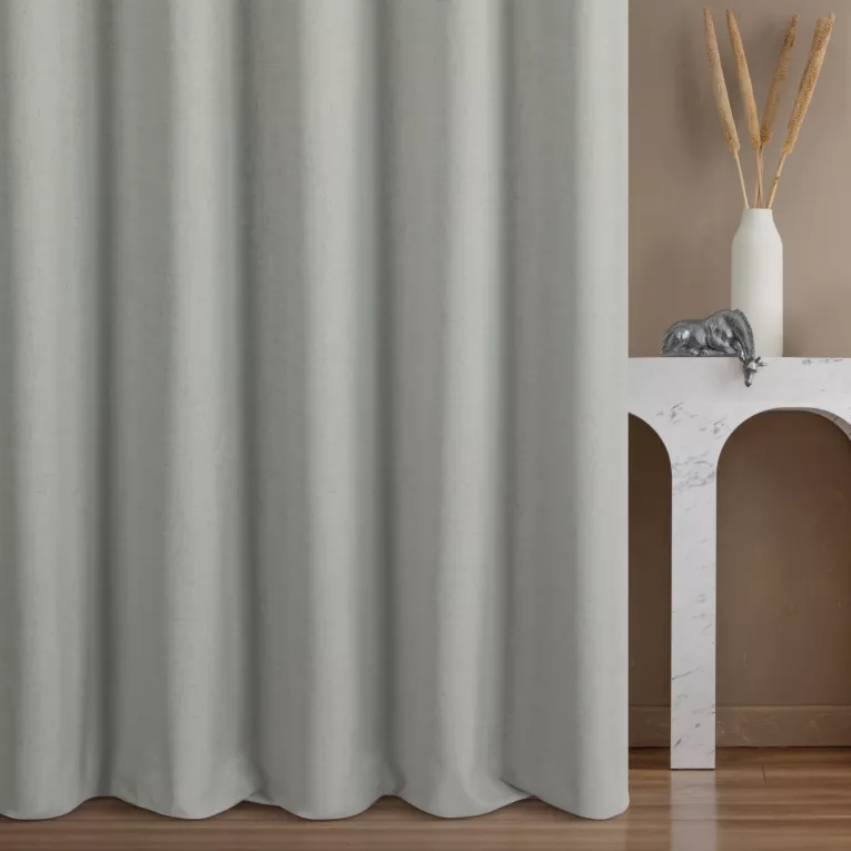 Zasłona szyta na flexach srebrna z tkaniny blackout zaciemniającej w 100% o naturalnej strukturze