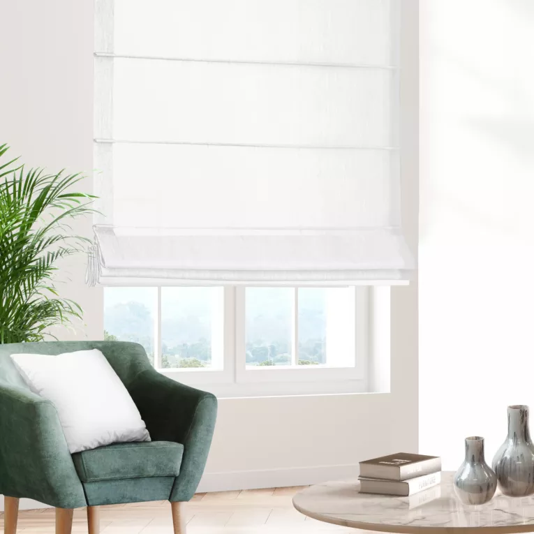 Roleta rzymska biała z wodoodpornej tkaniny o welurowej strukturze